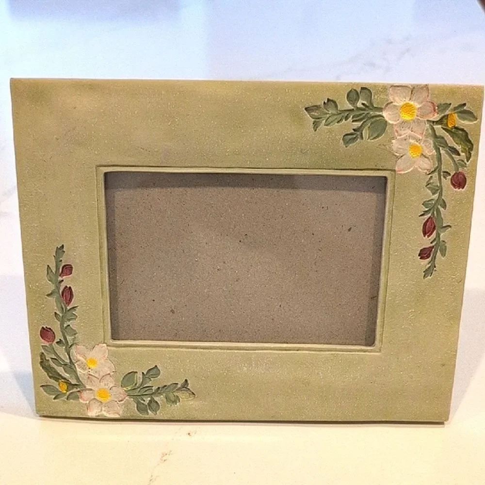 Vintage 1998 Burnes of Boston Cottage Green Embossed Floral Photo Picture Frame